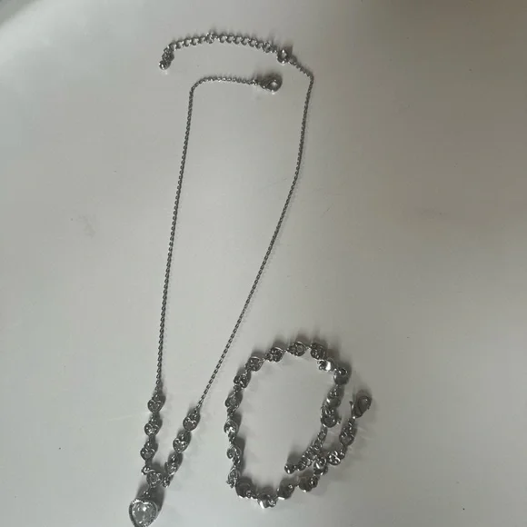 Avon Silver Heart Necklace and Bracelet Set - Picture 8 of 10